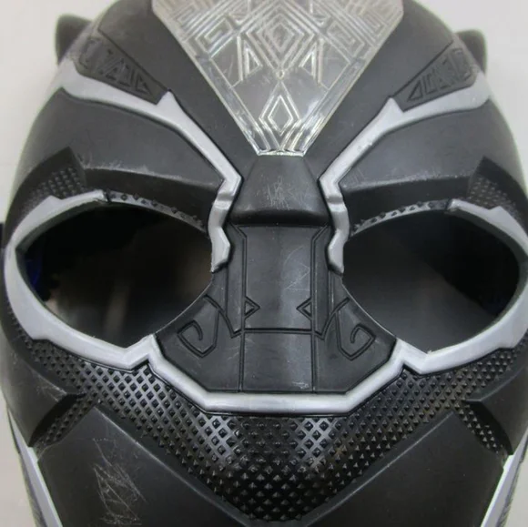 THE BLACK PANTHER LIGHT UP ELECTRONIC MASK Hasbro marvel - Picture 3 of 7